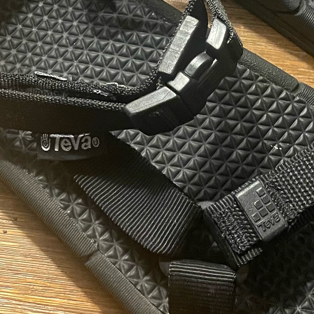 TEVA Universal Approach Sandals - Picture 11 of 14